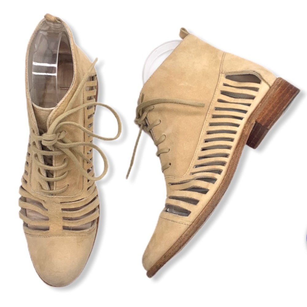 PLOMO Yvonne Side-Slit Suede Ankle Boot
